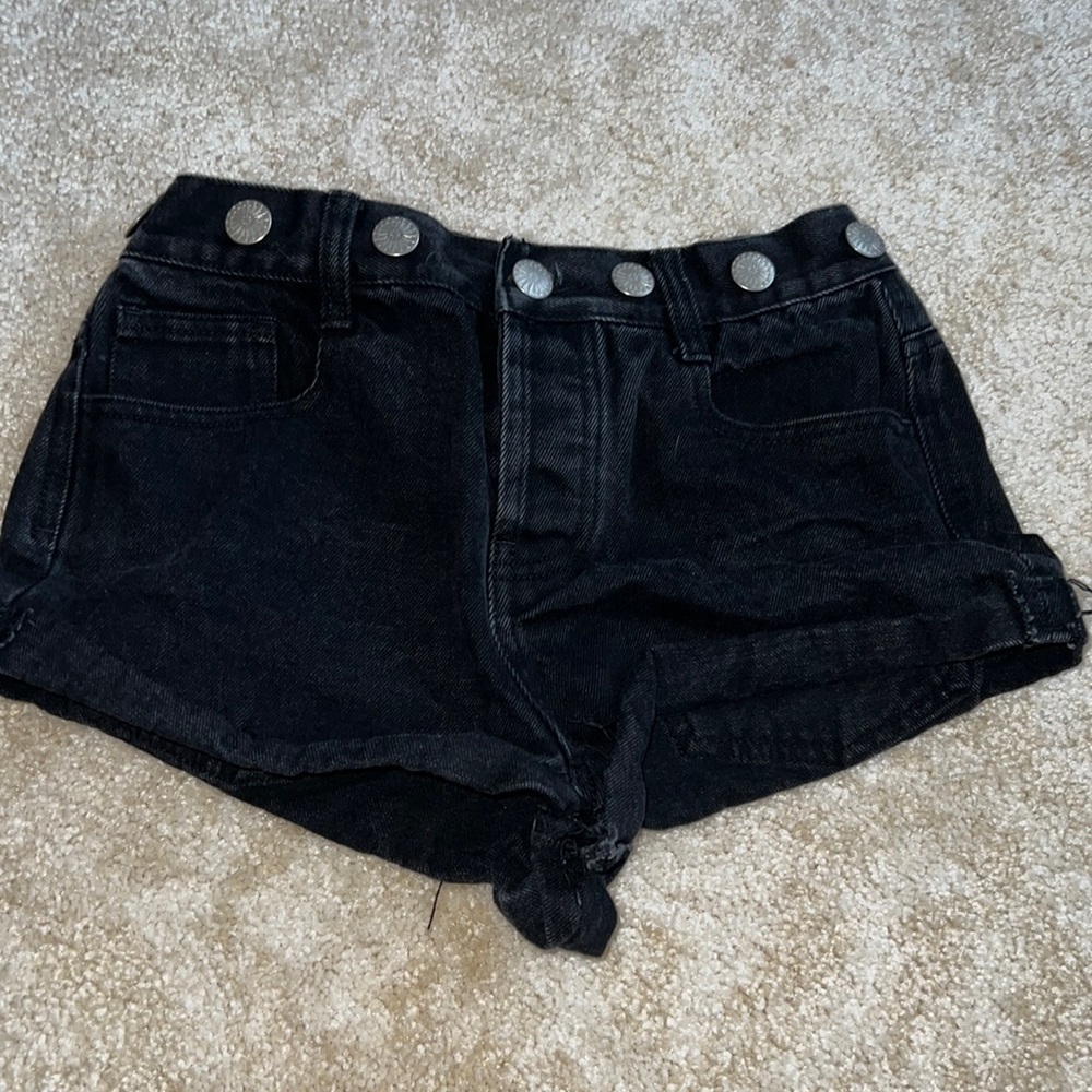 Forever 21 Black Jean shorts w/ Buttons
